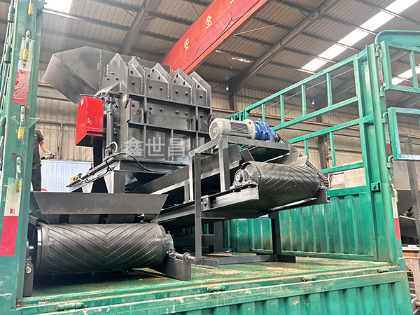 1000型破碎機發(fā)往河北